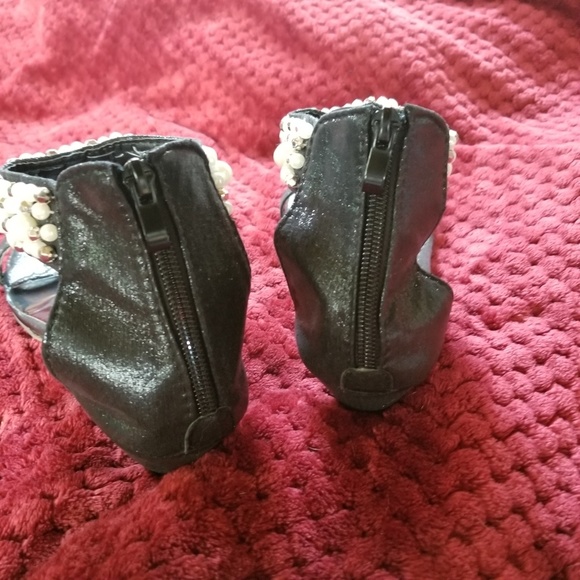 Beaded Sandles - Picture 2 of 4